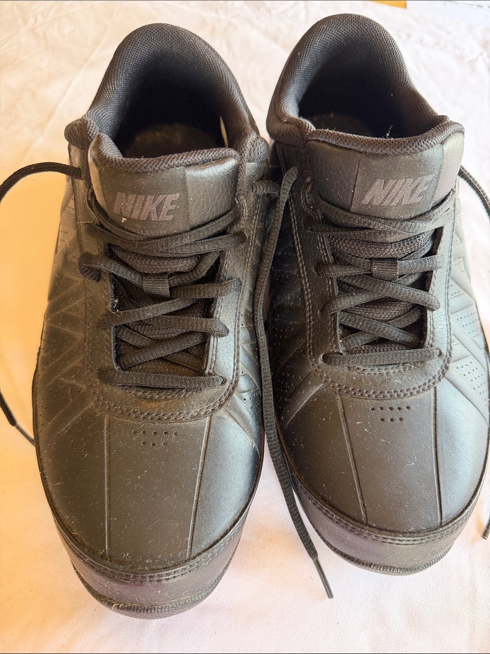 Nike Men’s Black Low-Top Leather Trainers